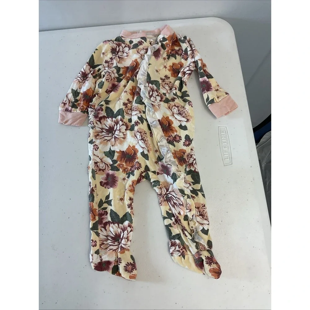 Lot‎ of 5 Pieces Milkberry 0-3, 6-9 ruffle zippy footed,  bamboo Girls